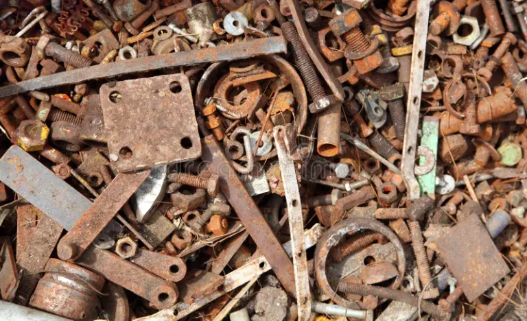 scrap-metal-recycling-34920240